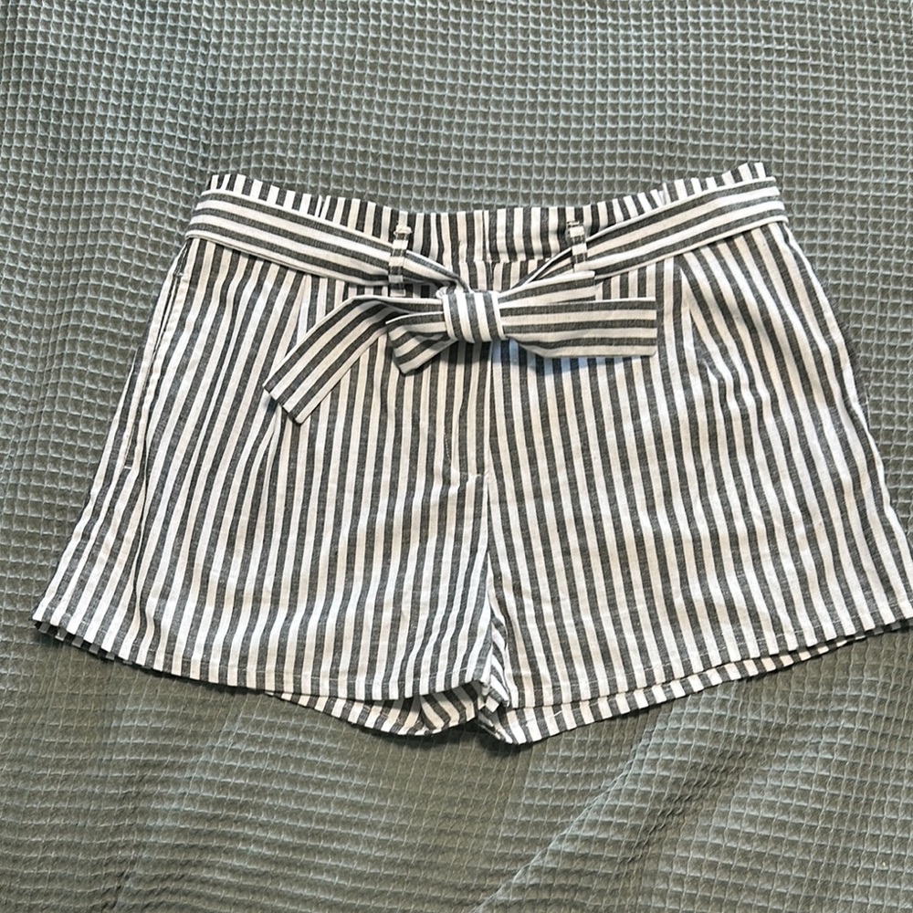 Love Tree Black and White High Waist Striped Shorts